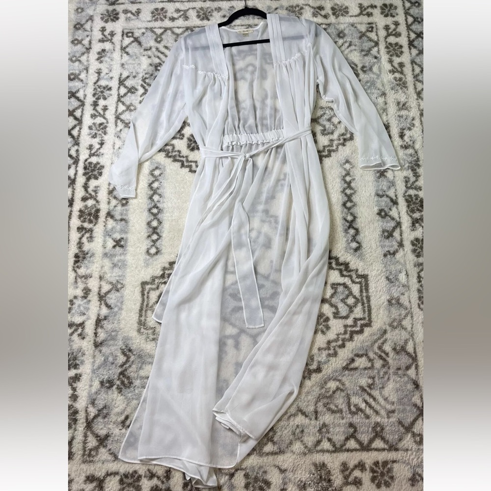 Flora Women’s Size S White Embroidered Shear Duster Robe Tie